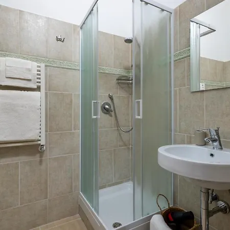 Dimora Serena - Casa Vacanze A 5 Min. Dalla Stazione, Free Wi-fi Viterbo