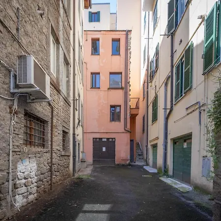 Apartment Dimora Serena - Casa Vacanze A 5 Min. Dalla Stazione, Free Wi-fi *