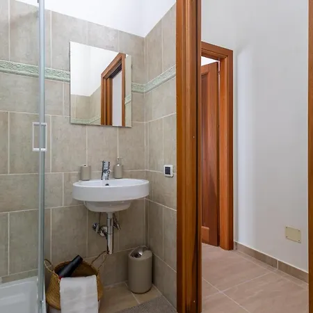Dimora Serena - Casa Vacanze A 5 Min. Dalla Stazione, Free Wi-fi Apartment Viterbo